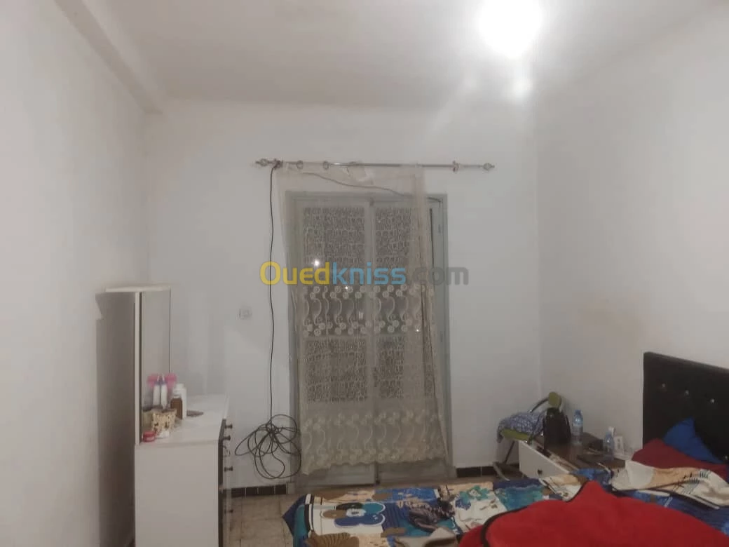 Location F3 à aKID LOTFI