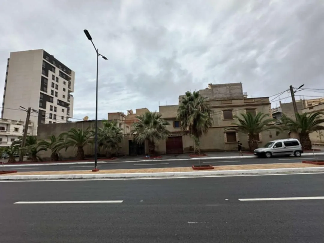  vente d'une villa à démolir   à  Hai khemiseti  