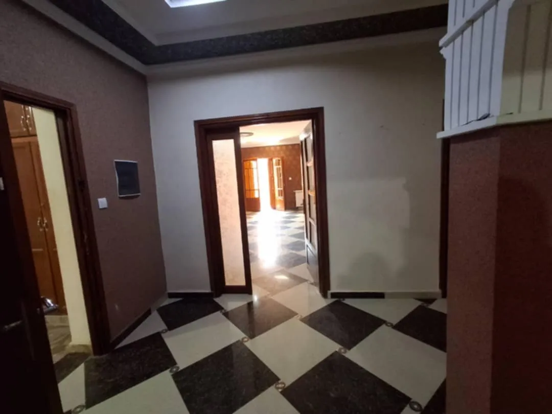 Location niveau de villa à belgaid 