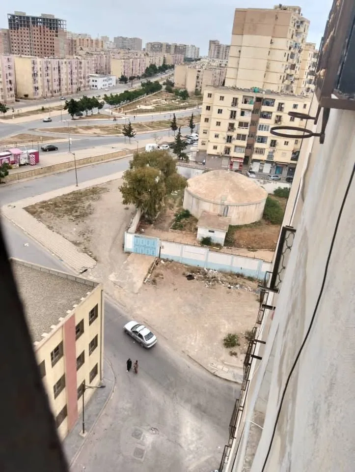 vente d'un appartement F2 situé à Hai Yasmin 2